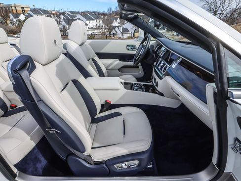 Used 2019 Rolls-Royce Dawn image 45