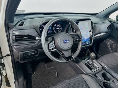 Used 2025 Subaru Forester Premium AWD/4WD image 16
