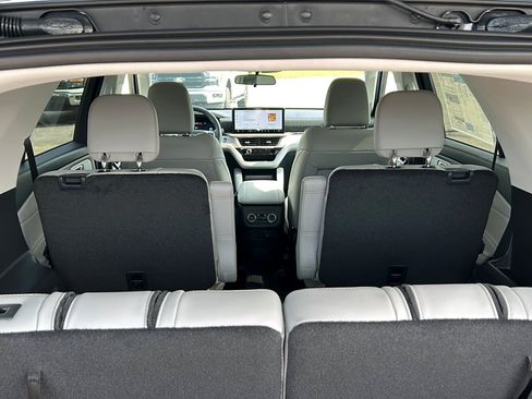 New 2026 Ford Explorer Active w/ Active Comfort Package RWD image 7