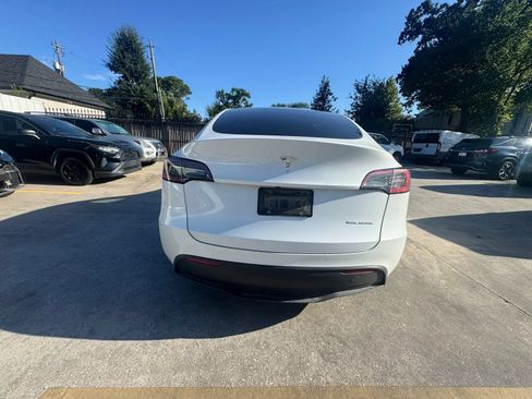 Used 2023 Tesla Model Y Long Range AWD/4WD image 5