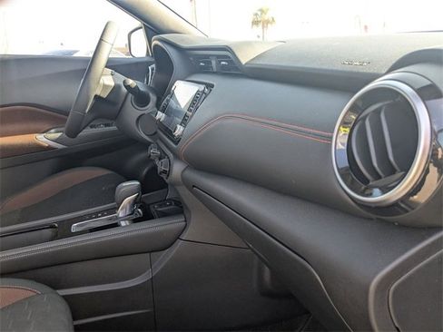 Used 2024 Nissan Kicks SR image 34