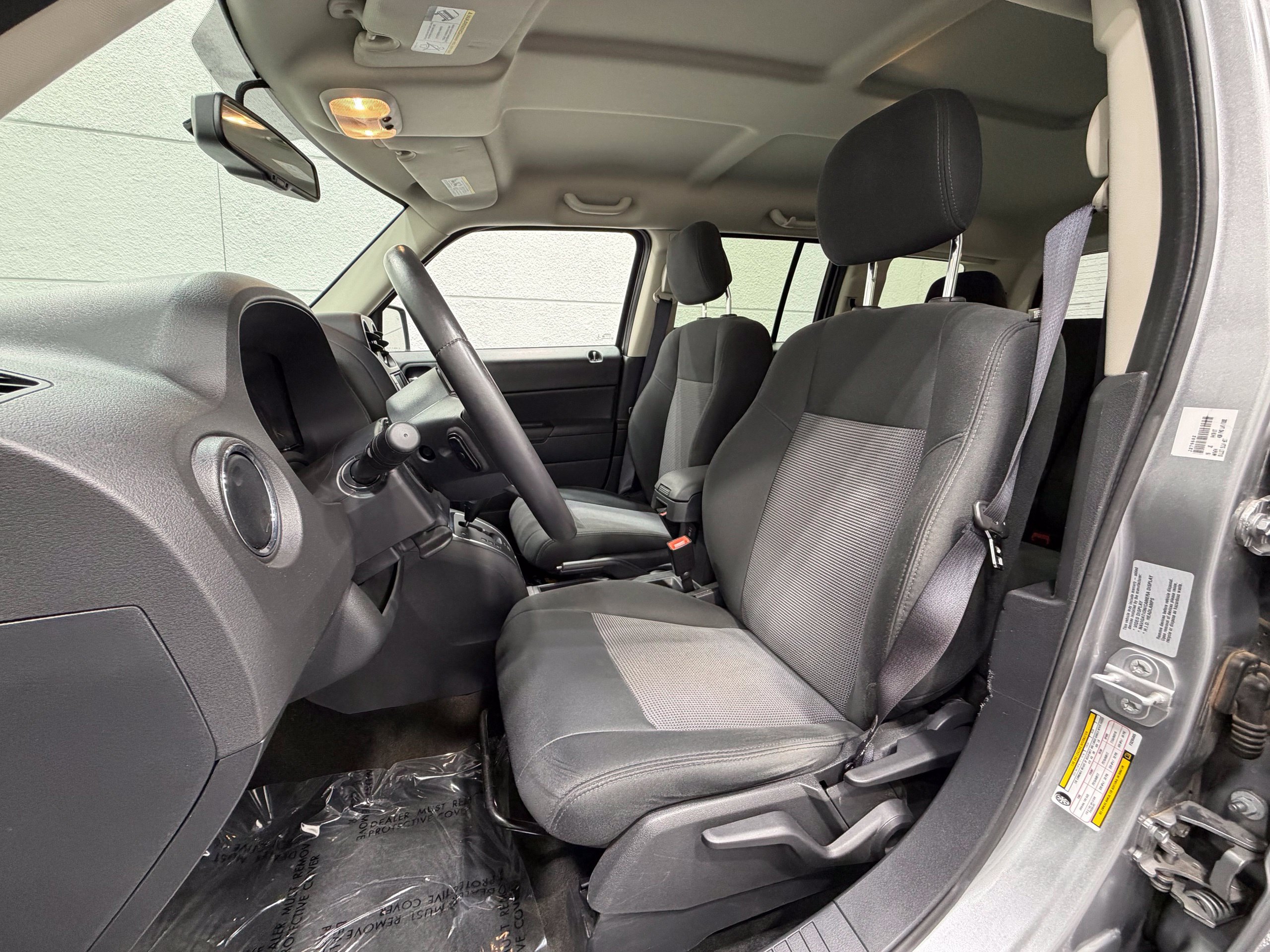 Used 2015 Jeep Patriot Latitude FWD image 20