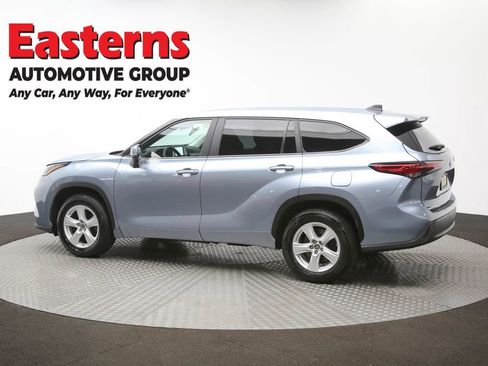 Used 2023 Toyota Highlander LE image 62