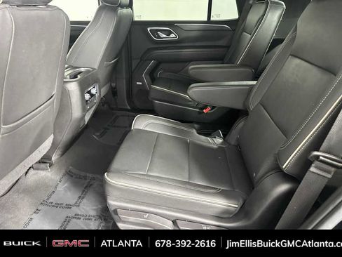 Used 2023 GMC Yukon SLT image 17