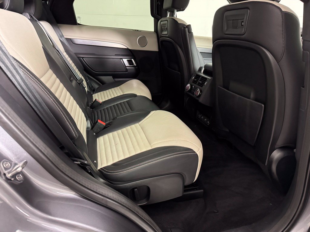 Used 2021 Land Rover Discovery S R-Dynamic AWD/4WD image 31