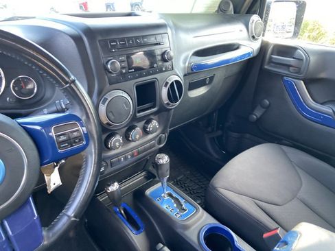 Used 2014 Jeep Wrangler Sport w/ Connectivity Group AWD/4WD image 19