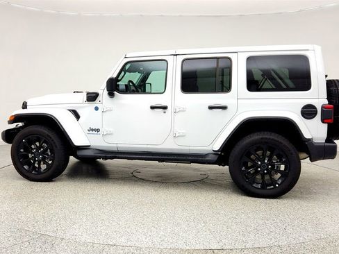 Used 2025 Jeep Wrangler Unlimited Sahara image 8