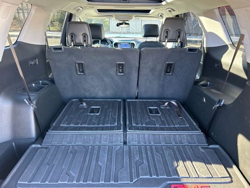 Used 2019 GMC Acadia SLT image 29
