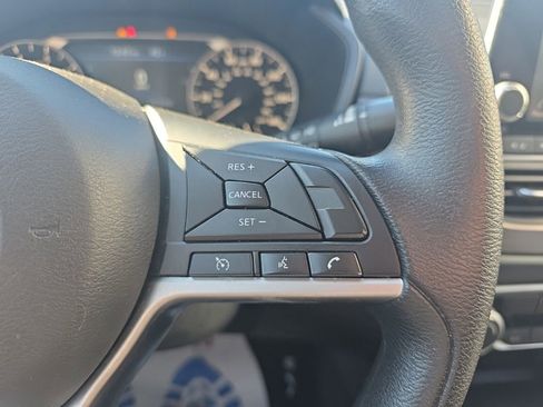 Used 2024 Nissan Altima 2.5 SV image 25