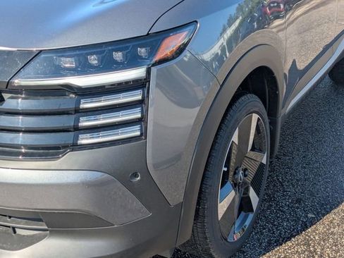 New 2026 Nissan Kicks SR image 9