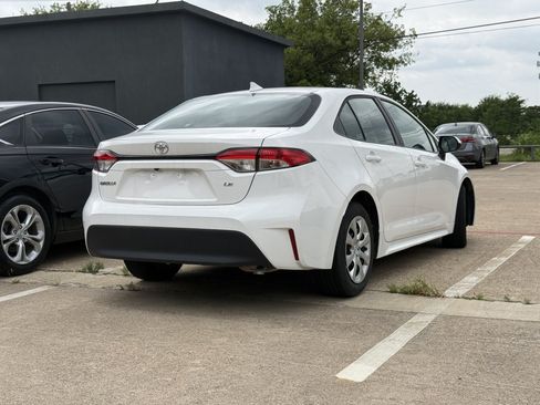 Used 2024 Toyota Corolla LE FWD image 3
