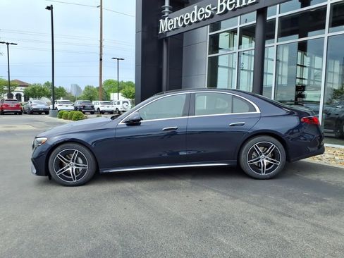 New 2026 Mercedes-Benz E 350 4MATIC Sedan image 3