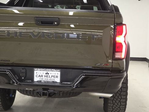 Used 2025 Chevrolet Colorado ZR2 w/ Midnight Edition AWD/4WD image 59