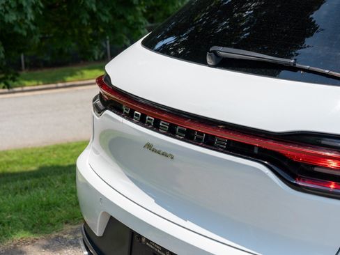 Used 2019 Porsche Macan AWD/4WD image 15