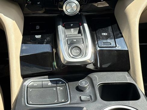 Used 2023 Acura MDX SH-AWD w/ Technology Package image 17