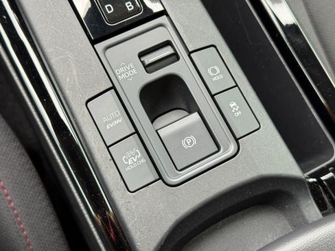 Used 2024 Toyota Prius Prime FWD image 30