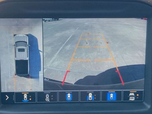 Used 2021 Chevrolet Silverado 1500 High Country w/ Technology Package image 26