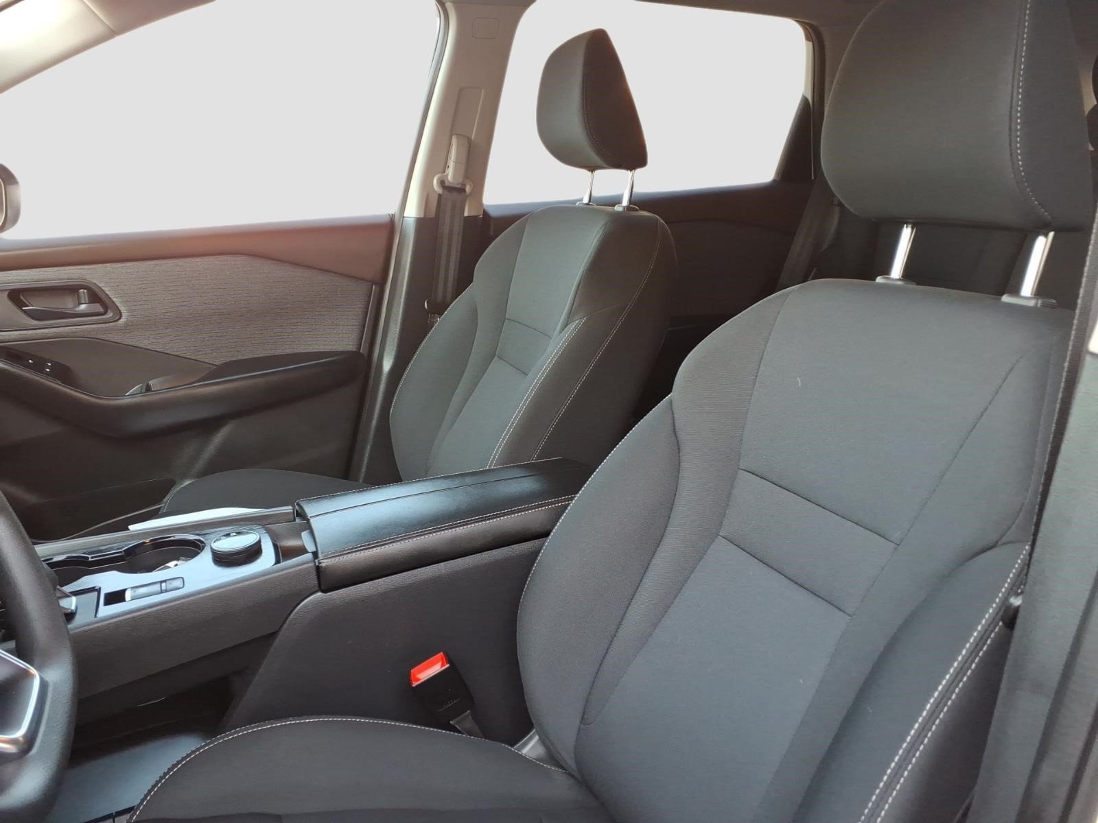 Used 2023 Nissan Rogue S AWD/4WD image 12