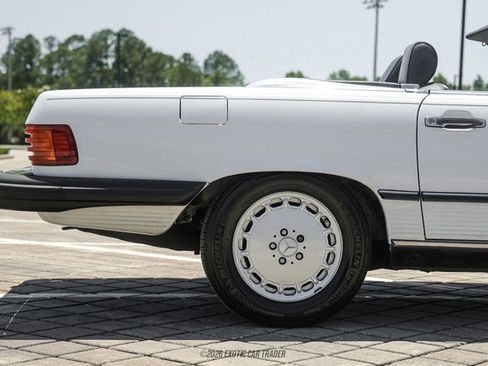 Used 1988 Mercedes-Benz 560 SL image 8