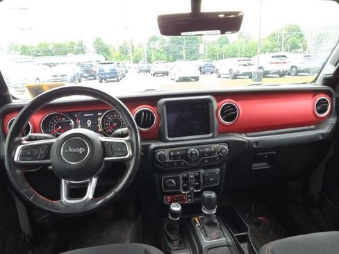 Used 2021 Jeep Gladiator Rubicon AWD/4WD image 12