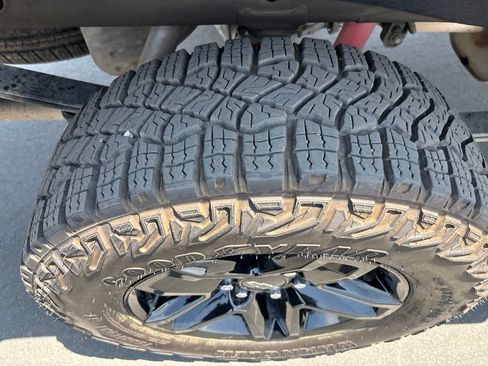Certified 2024 Chevrolet Silverado 1500 LT Trail Boss w/ Convenience Package II AWD/4WD image 18