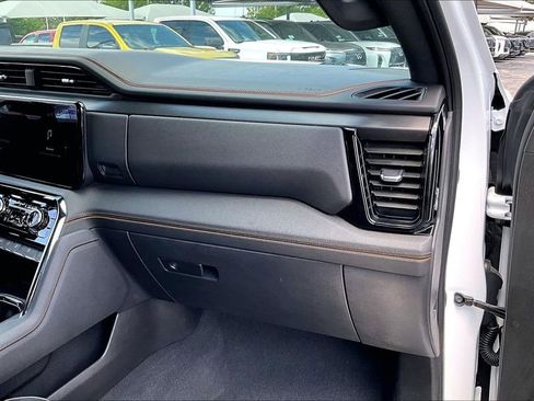 Used 2024 GMC Sierra 1500 AT4 w/ Technology Package AWD/4WD image 22
