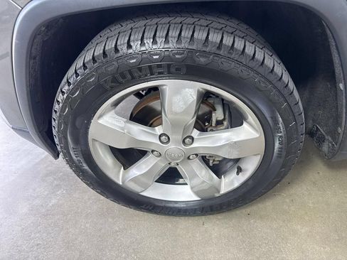 Used 2013 Jeep Grand Cherokee Overland w/ Trailer Tow Group IV RWD image 18