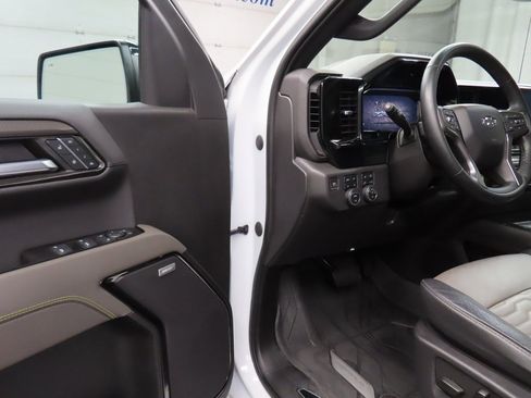 Used 2023 Chevrolet Silverado 1500 ZR2 image 56