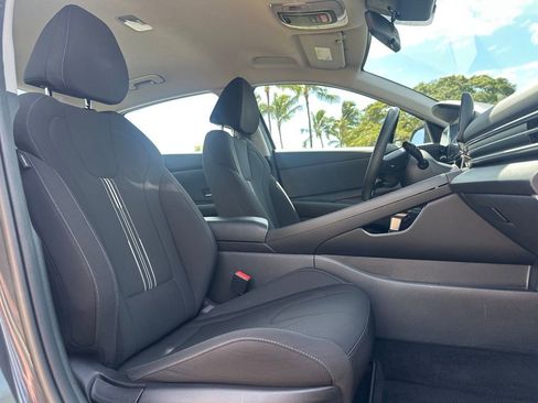 Used 2024 Hyundai Elantra SEL image 9