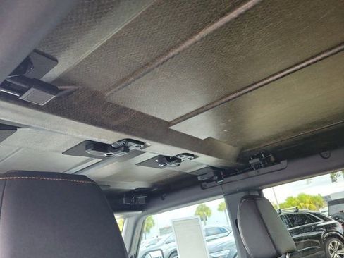 Used 2022 Ford Bronco Badlands image 15