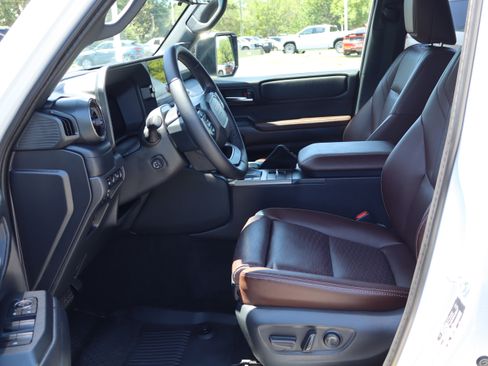Used 2026 Toyota Land Cruiser w/ Premium Package AWD/4WD image 21