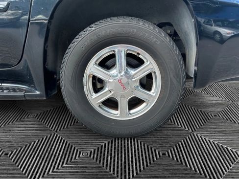 Used 2005 GMC Envoy XL SLE image 16