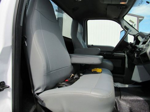 Used 2022 Ford F750 2WD Regular Cab Super Duty image 14