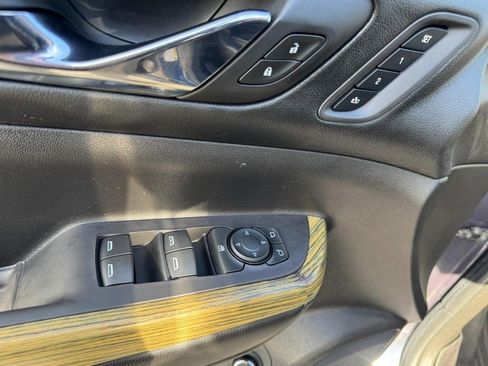 Used 2018 GMC Acadia Denali w/ Technology Package image 17