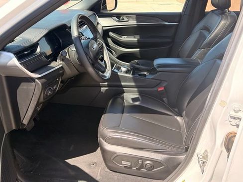Used 2024 Jeep Grand Cherokee Limited 4xe AWD/4WD image 15