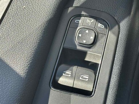 Used 2022 Mercedes-Benz Sprinter 2500 image 27