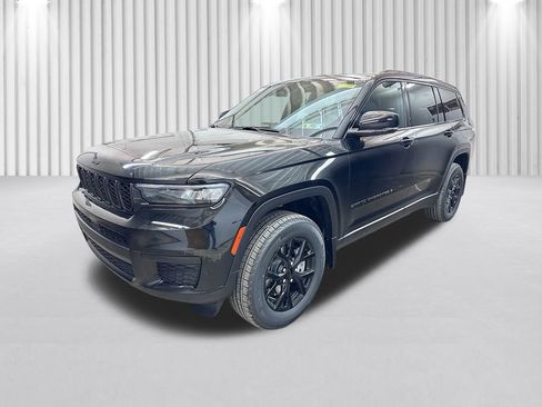 New 2025 Jeep Grand Cherokee L Altitude image 10