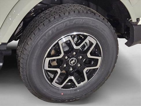 New 2025 Ford Bronco Outer Banks image 10