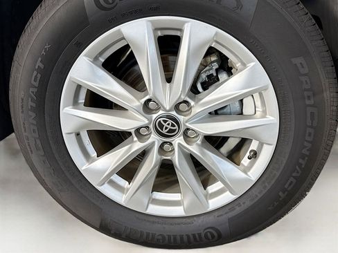 Used 2023 Toyota Corolla Cross LE image 31