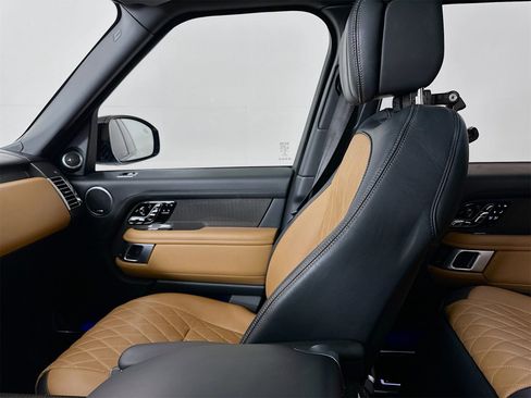 Used 2021 Land Rover Range Rover SV Autobiography Dynamic image 26