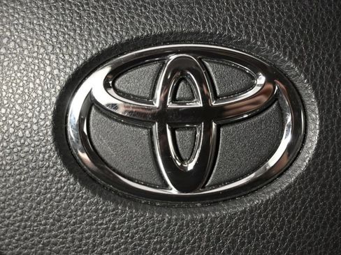 Used 2019 Toyota RAV4 XLE Premium w/ Cold Weather Package AWD/4WD image 36