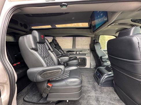 Used 2023 GMC Savana 2500 image 80