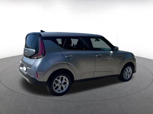 Used 2025 Kia Soul LX w/ LX Technology Package FWD image 15