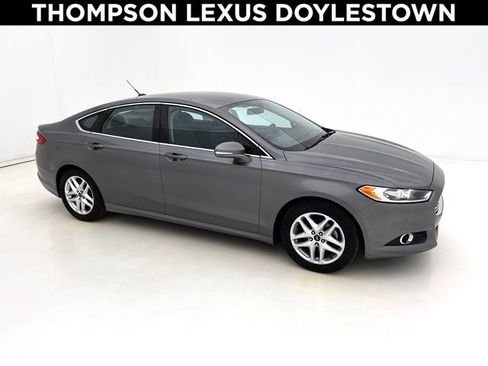 Used 2013 Ford Fusion SE image 1