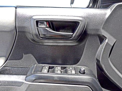 Used 2023 Toyota Tacoma SR AWD/4WD image 16