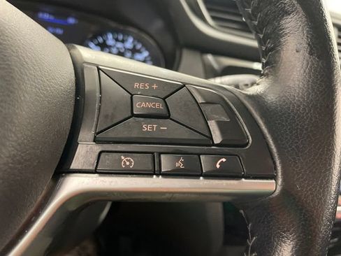 Used 2020 Nissan Rogue SV AWD/4WD image 18