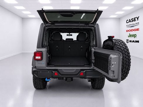 Used 2023 Jeep Wrangler Unlimited w/ Cold Weather Group AWD/4WD image 11