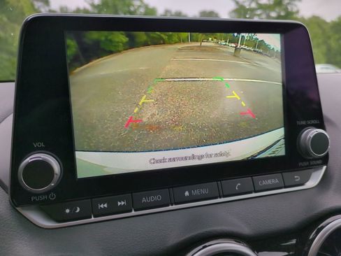 Used 2025 Nissan Sentra SR FWD image 19