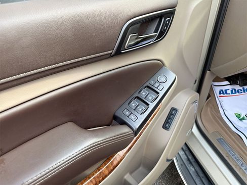 Used 2016 Chevrolet Suburban LTZ image 23