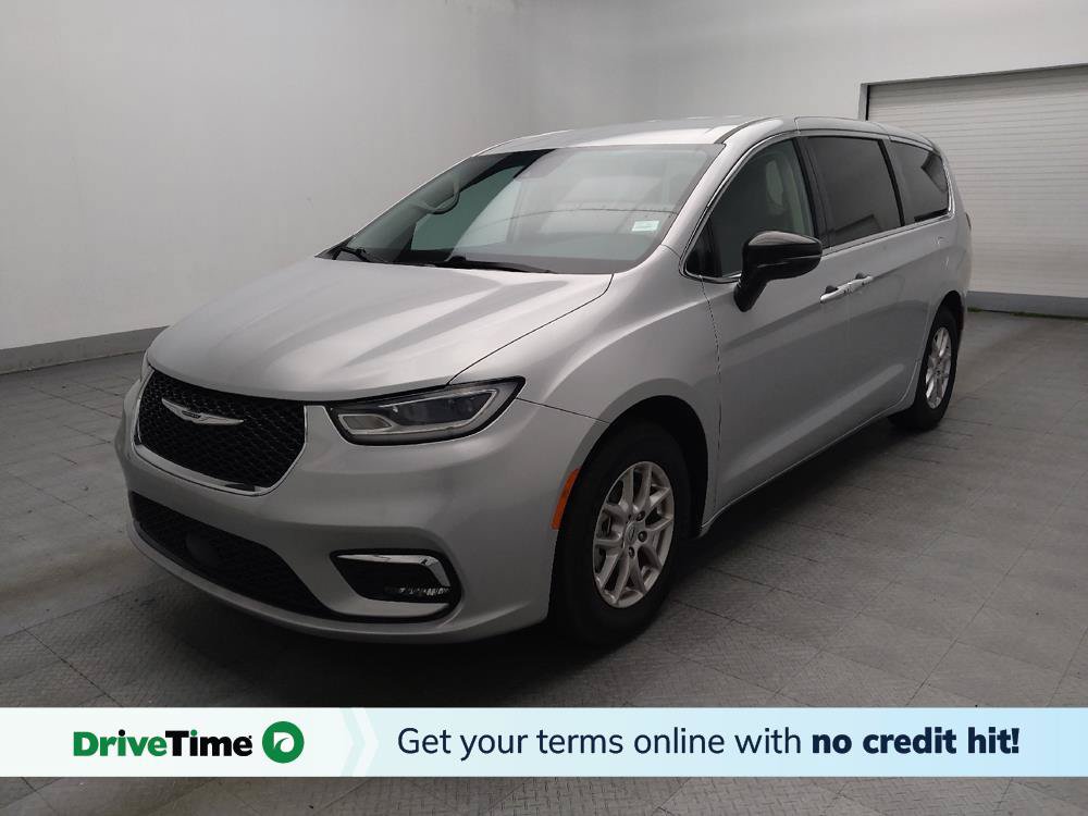 Used 2024 Chrysler Pacifica Touring-L FWD image 1